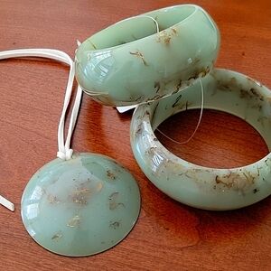 Brasil resin chocker and bangles